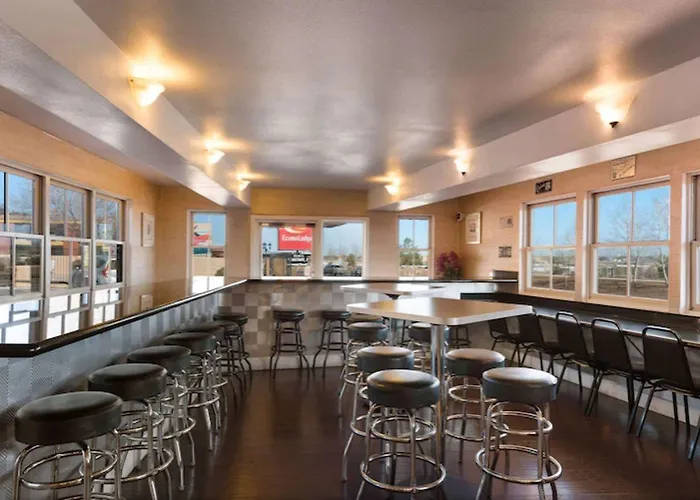 Lodge Kings House Motor Hotel, A Dazzler Select By Wyndham *
